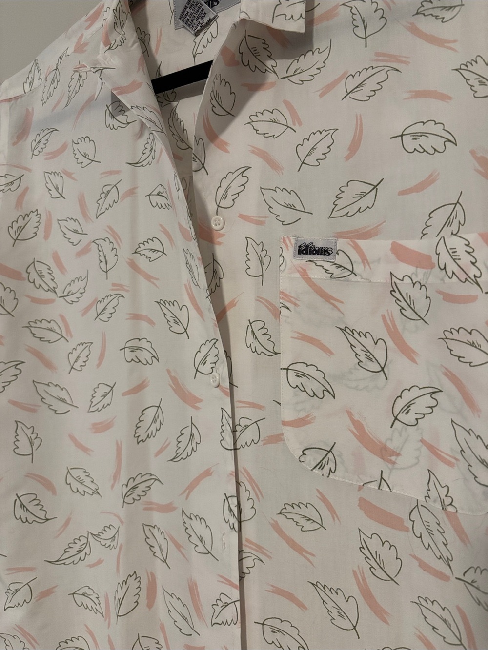 Vintage Idioms leaf printed button down size large - Picture 3 of 4